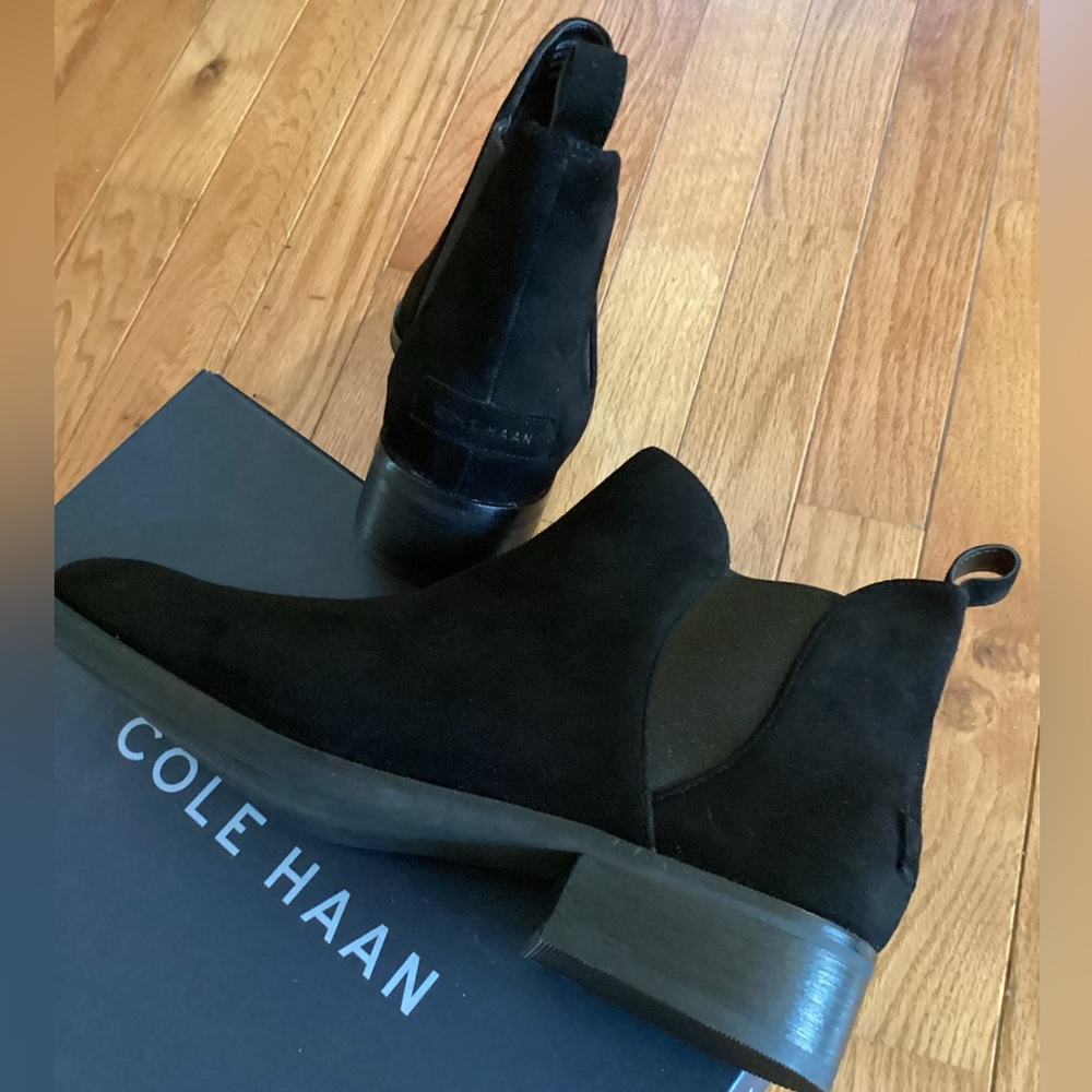 NWT COLE HAAN LAINA BOOTIE BLACK CANARY SUEDE - 1.5” HEEL - TRUE TO SIZE 8